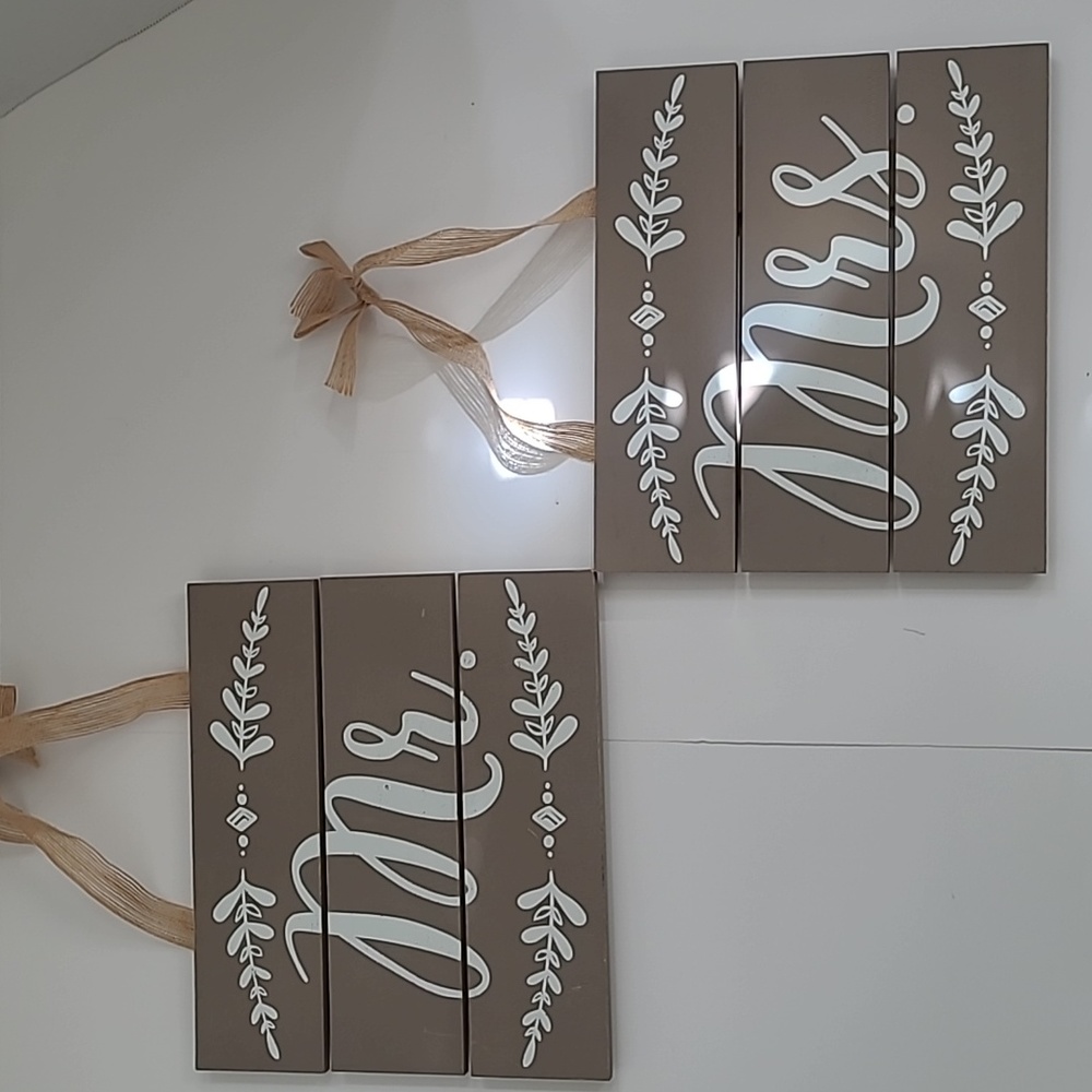 Wedding signage (Mr. & Mrs)